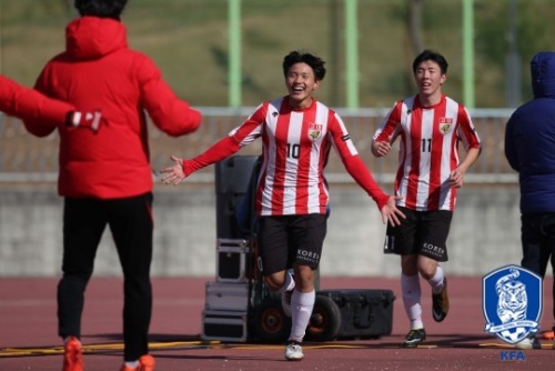 조영욱은 지난 U리그 왕중왕전 수원대와의 4강에서 멀티골을 뽑아내며 팀을 결승에 안착시켰다. [사진=대한축구협회]