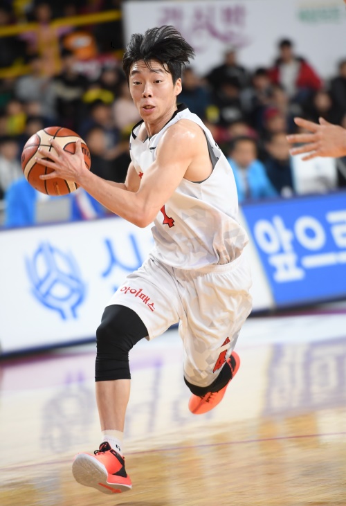 이재도가 돌파를 하고 있다.[사진=KBL]
