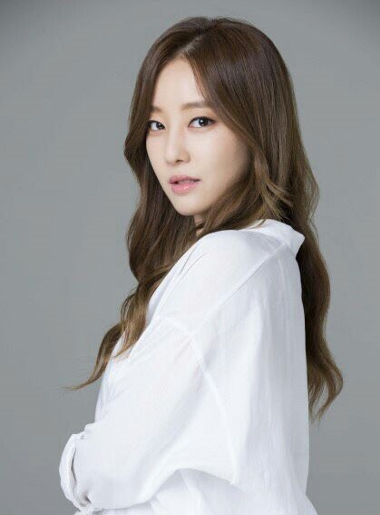 Go Na-eun (Wellmade Yedang)