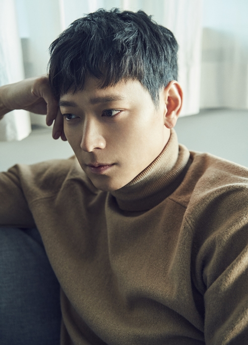 배우 강동원/YG엔터테인먼트 제공