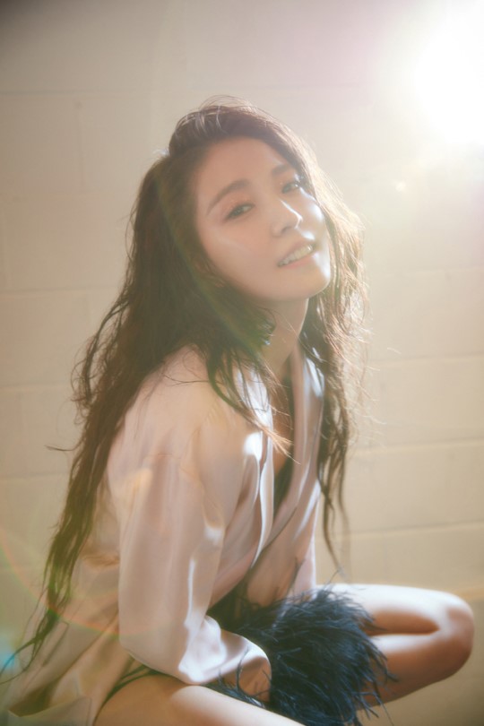 (S,M. Entertainment)