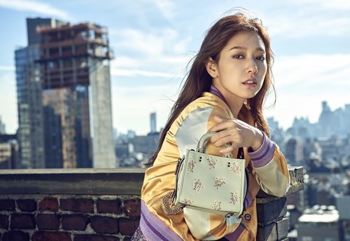 (Harper's Bazaar)