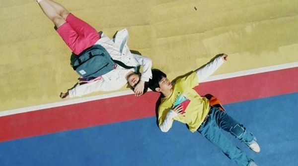 (사진=형섭X의웅 '너에게 물들어' MV 스틸컷)