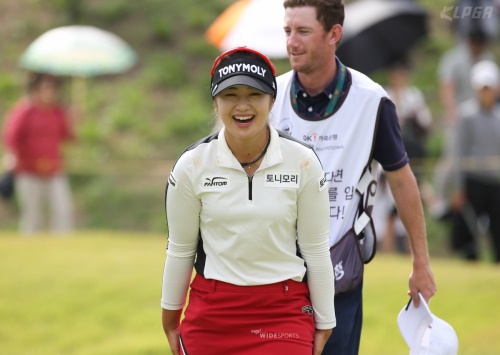 올해로 40주년을 맞은 KLPGA챔피언십에서 우승을 노리는 이정은6.[사진=KLPGA]