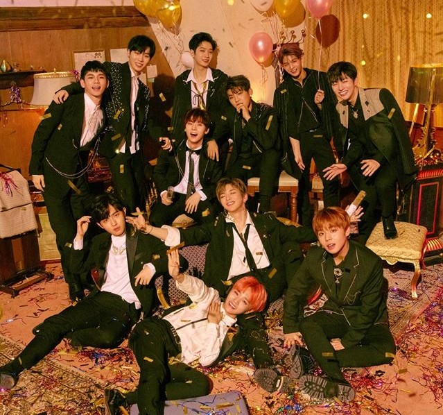 (Wanna One's official Facebook)