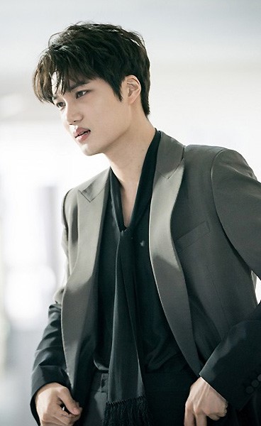 카이 부친상(사진=에이스토리 제공)