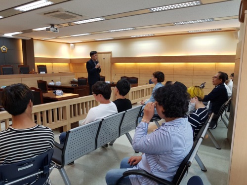 고령군 학교밖청소년지원센터 지난 15일 학교밖청소년 및 실무자를 대상으로 '법교육 및 문화체험' 행사를 가졌다. (고령군 제공)
