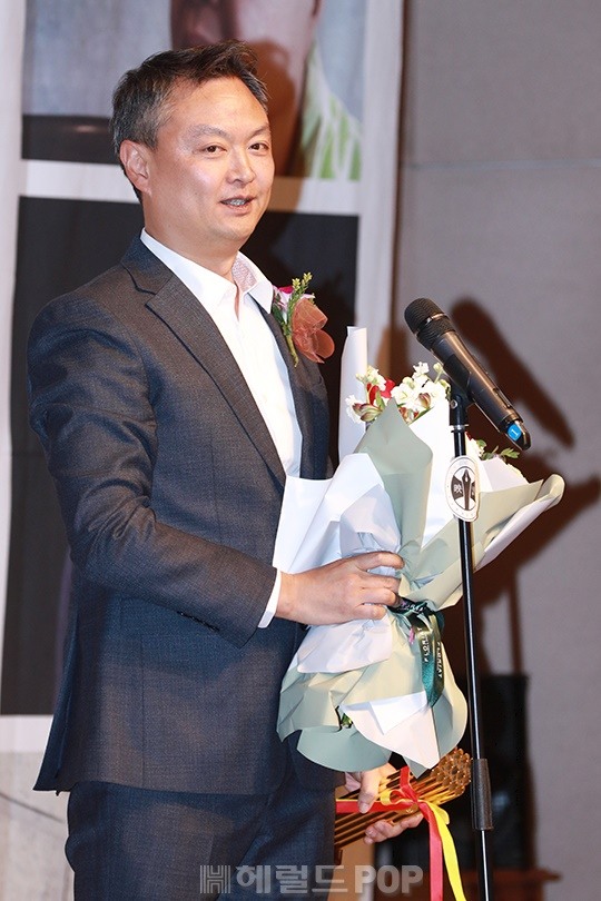 강윤성 감독 / 본사DB