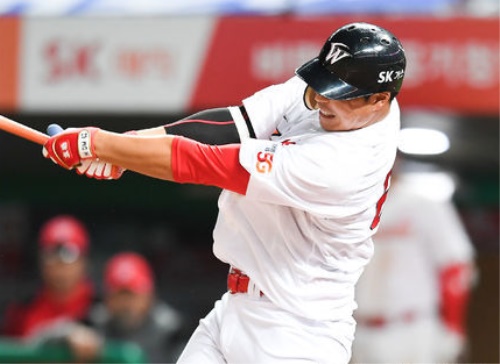 4홈런 포함 6타점으로 팀의 연패 탈출을 이끈 SK 와이번스 한동민. [사진=KBO]