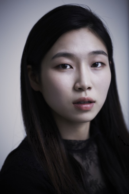 성령은 함께 출연한 배우 김태훈, 한혜진에 대한 존경심을 표했다(사진=마일스톤컴퍼니)
