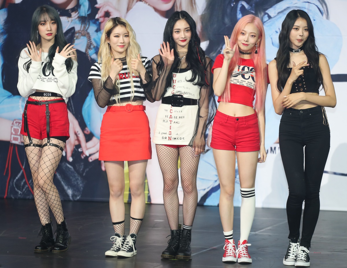 Pristin's sub unit Pristin V debuts as five villains - K-POP HERALD