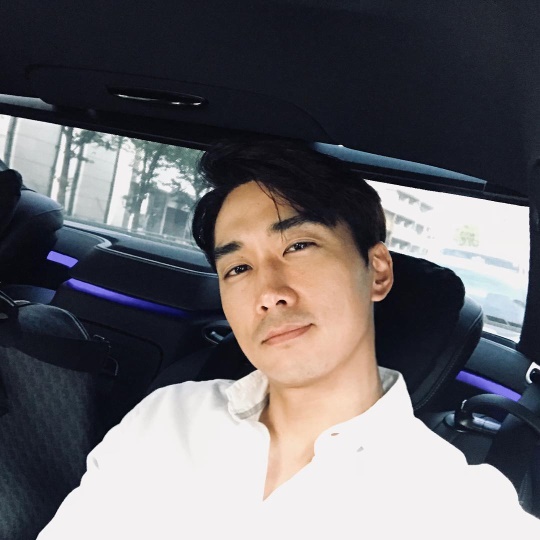 사진=송승헌 인스타