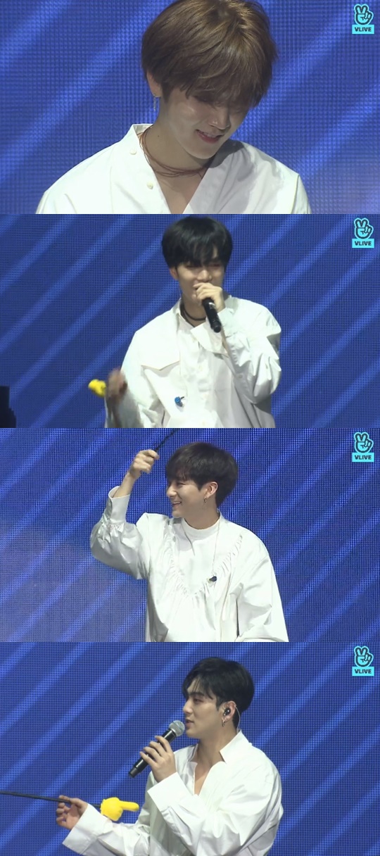 [V앱='뉴이스트W 쇼케이스'캡쳐]