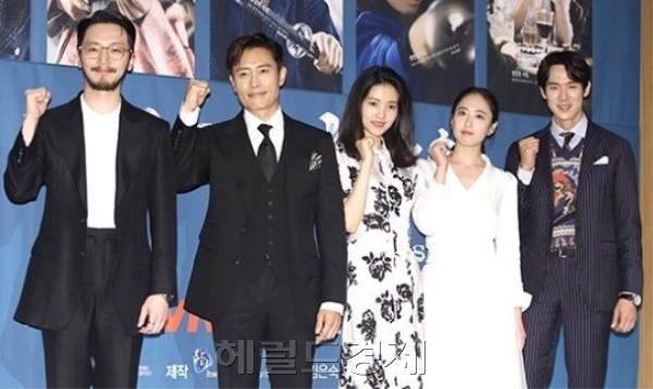 tvN 새 토일드라마 '미스터 선샤인'의 주연배우 변요한(왼쪽부터) 이병헌 김태리 김민정 유연석(사진=헤럴드경제 DB)