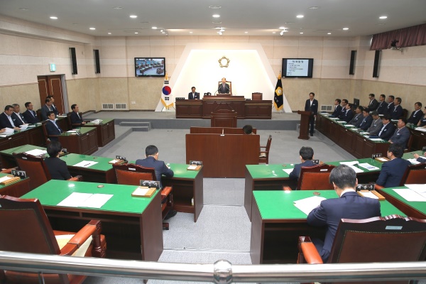 의성군 의회가 23일 제222회 임시회를열고 10일간의 일정으로 회기에 돌입했다.(의성군 의회 제공)