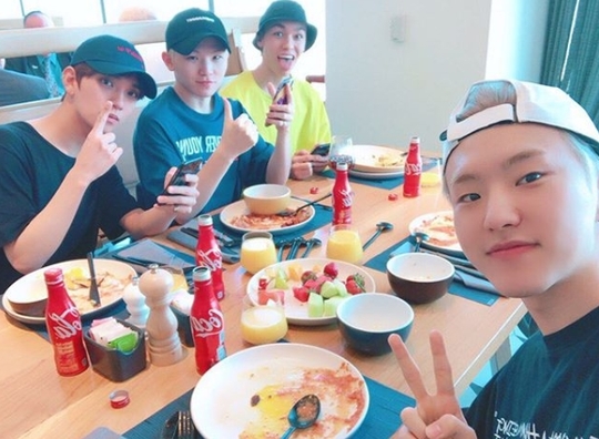 (Instagram)