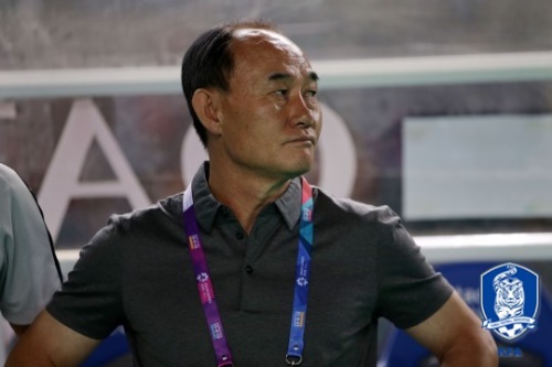 선발 명단 6명을 교체한 김학범 감독의 선택은 말레이시아전 충격패로 이어졌다. [사진=대한축구협회]