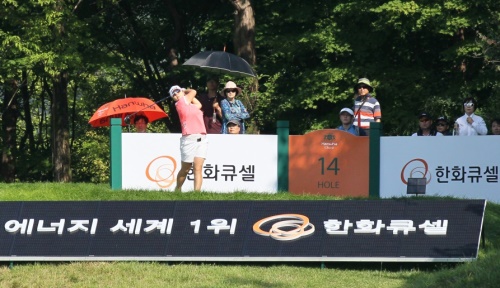 한화클래식 14번 홀은 태양광 에너지 패널을 티마크로 사용하고 있다.