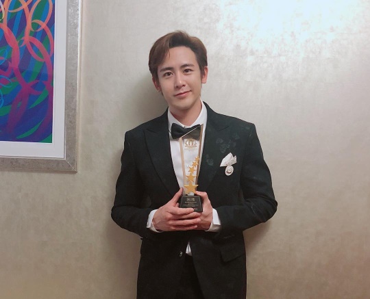 닉쿤 인스타