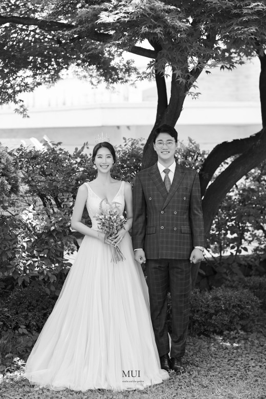 한명진 웨딩사진/ 사진=해피메리드컴퍼니, 무이스튜디오, 모니카블랑쉬, 웨딩디렉터봉드