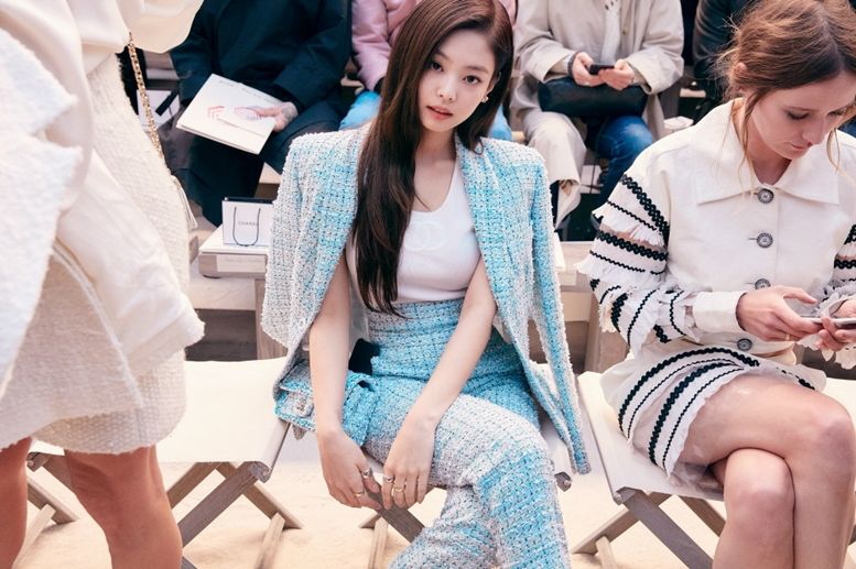 (Chanel)