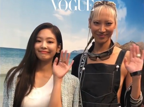 Jennie and Soo-joo pictured together. (Vogue Korea's Instagram)