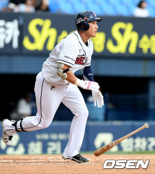8회 말 2타점 적시타를 때려내며 팀을 승리로 이끈 김인태. [사진=KBO]