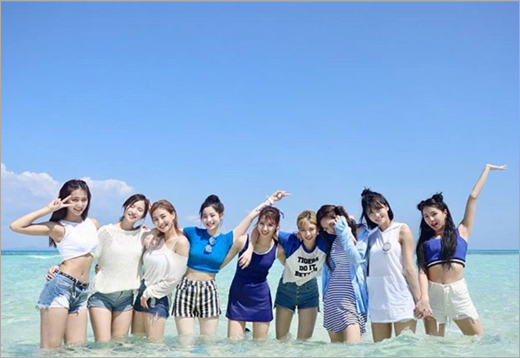 (TWICE's Instagram)