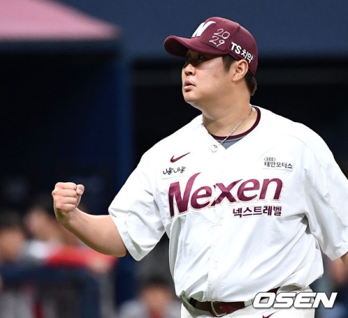 무사 2루 상황에서 삼진, 삼진, 그리고 삼진. 이보근의 KKK 퍼레이드는 SK의 추격 의지를 단번에 무력화시켰다. [사진=OSEN]