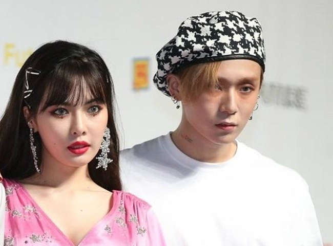 HyunA and E’Dawn at a press conference for the unit Triple H’s album “Retro Futurism” last July. (Yonhap)