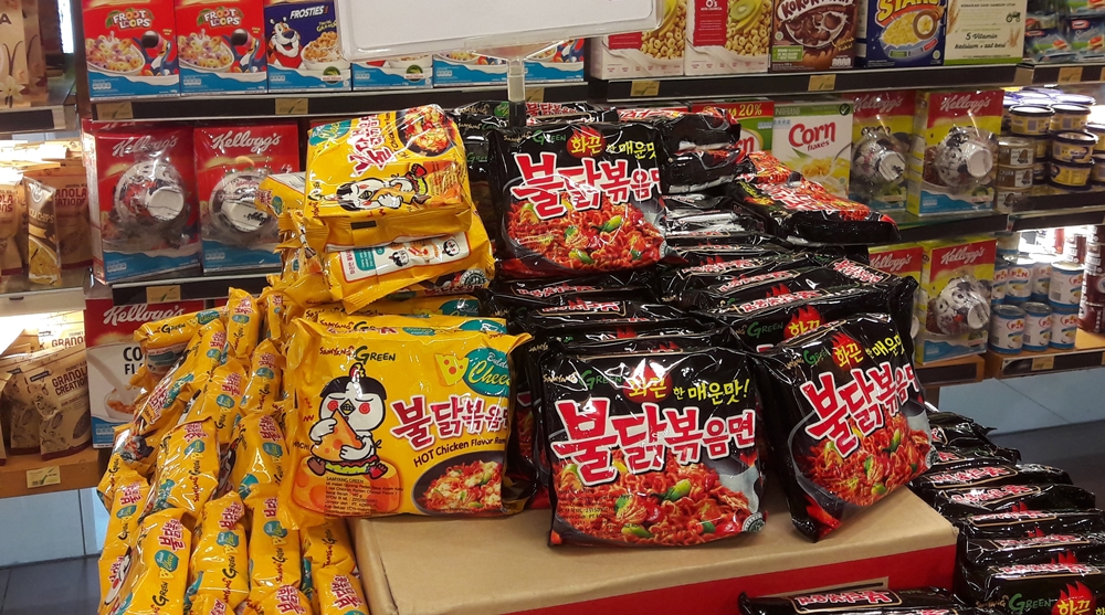 中 역직구몰서도 ‘불닭볶음면’ 인기