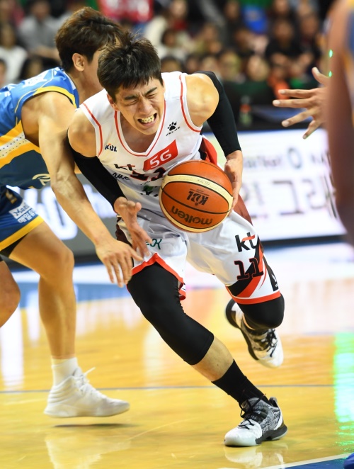 지난 20일 삼성과의 경기에서 돌파를 시도하는 양홍석. [사진=KBL]