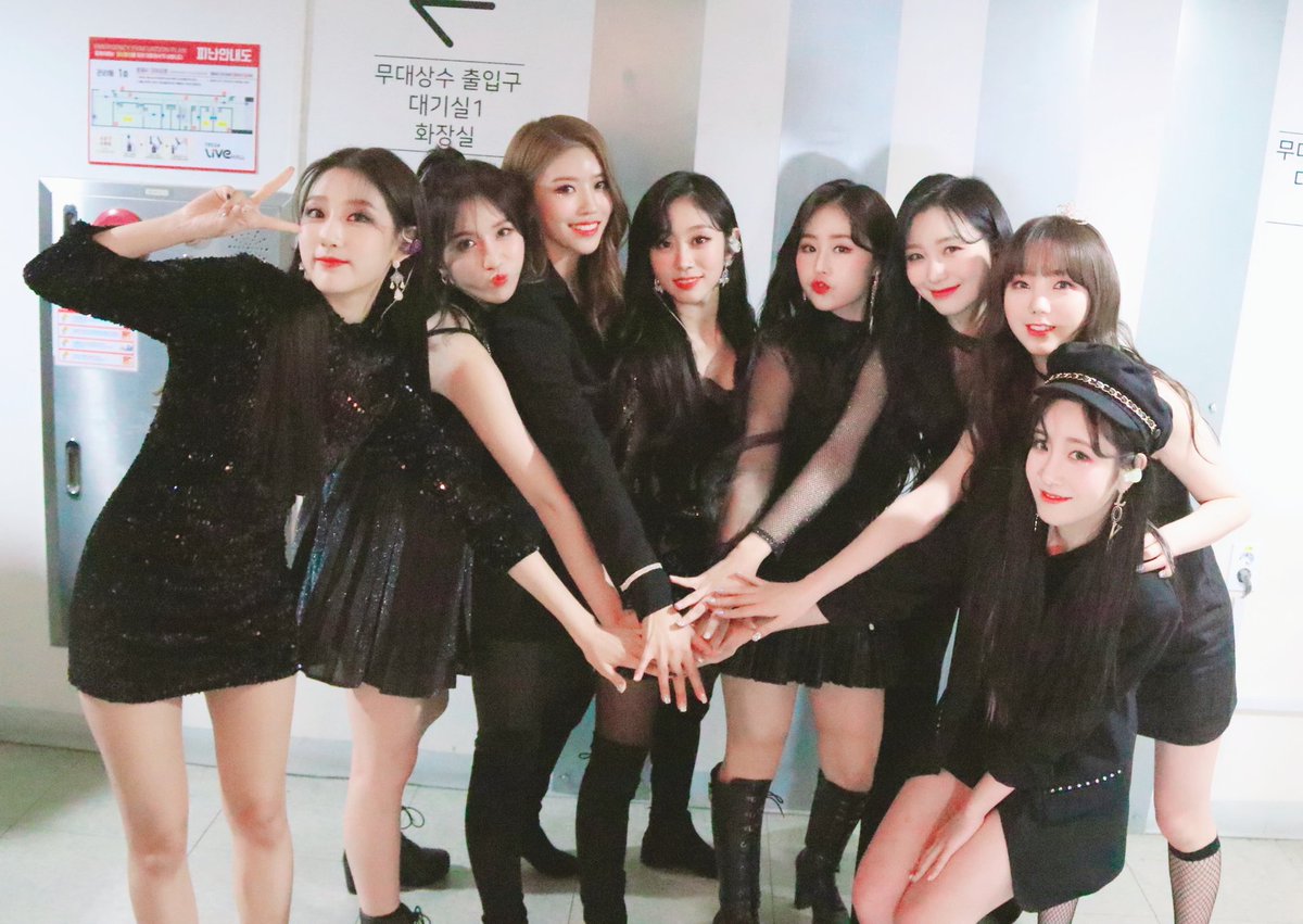 This photo of Lovelyz was posted on its official Twitter account Monday, after its album showcase for new EP "Sanctuary." (Twitter @Official_LVLZ)