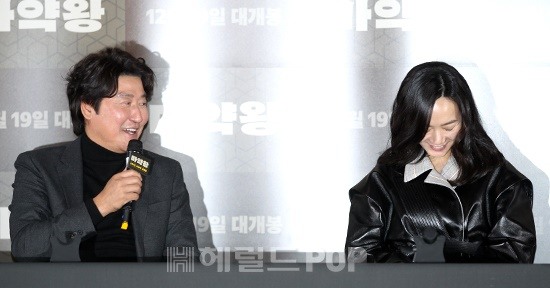 배우 송강호, 배두나/사진=민선유 기자