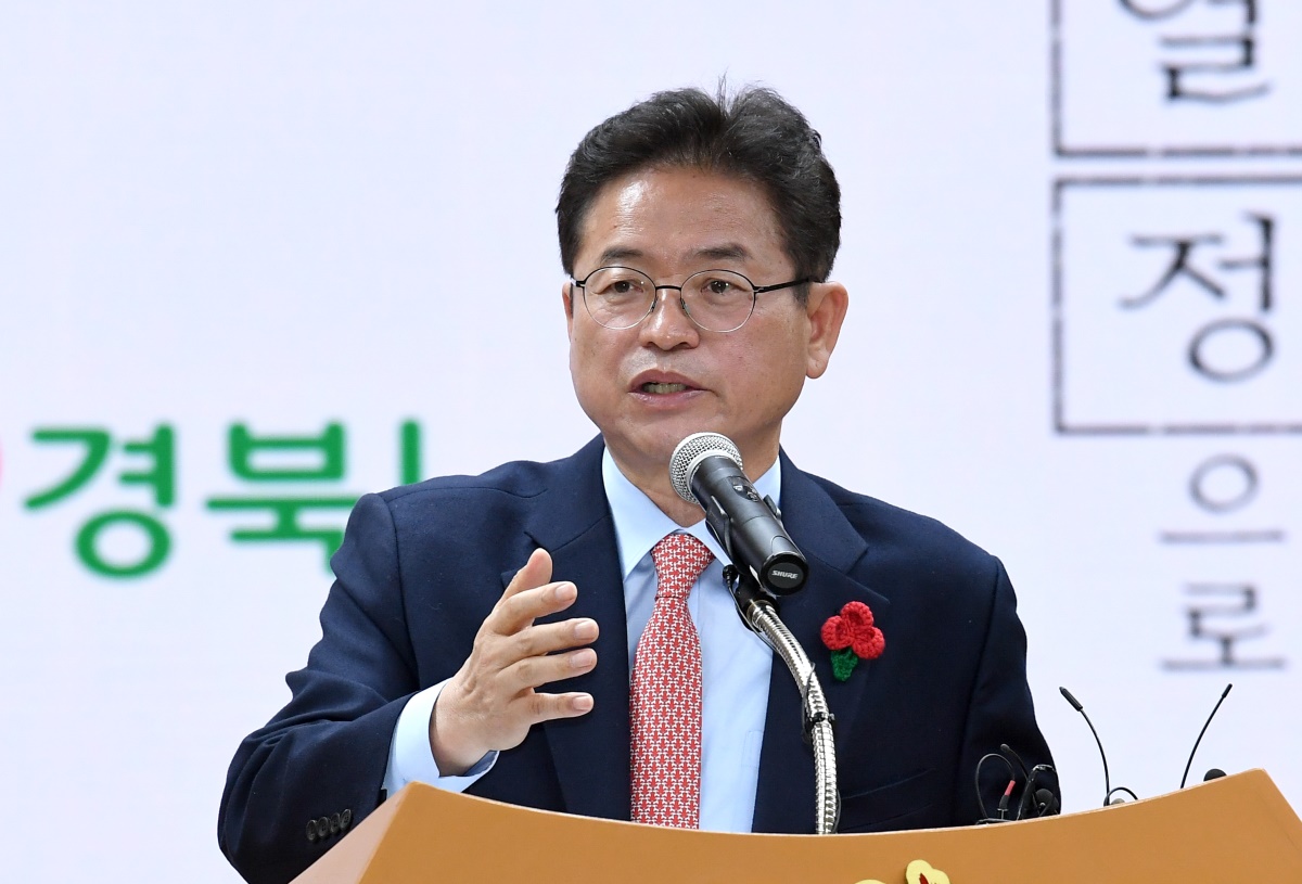 이철우 경북지사가 27일 도청 안민관 다목적홀에서 송년기자회견을 열고 새해도 혁신을 계속 해 나가겠다고 밝히고 있다.(사진제공=경북도)