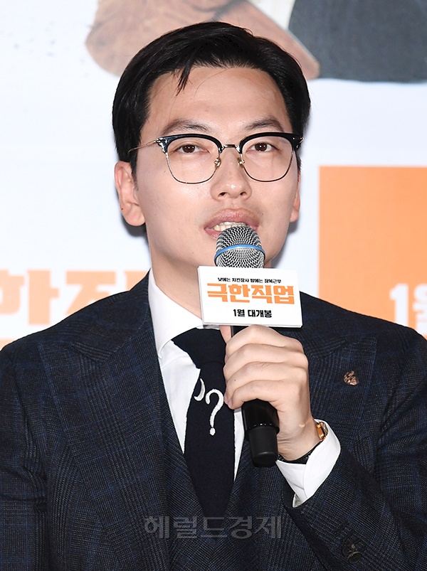 배우 이동휘가 10일 오후 서울 용산구 CGV아이파크몰점에서 열린  영화 '극한직업' 언론시사회에 참석해 소감을 전하고 있다.