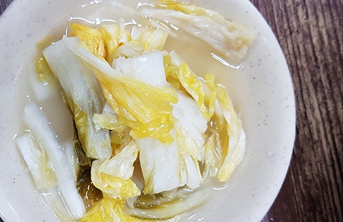 화산CC 입구 막국수 집의 백김치