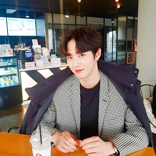 사진=안효섭 인스타그램