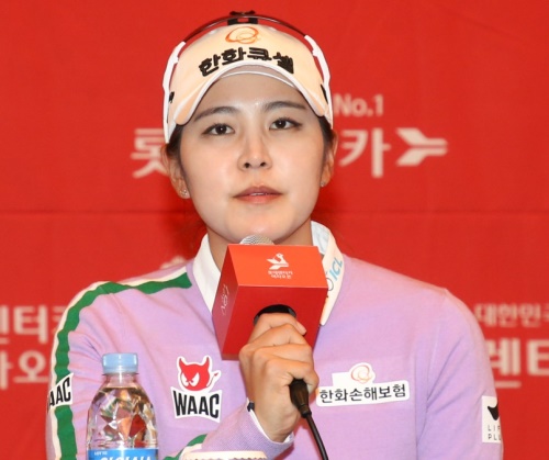 롯데렌터카 여자오픈 미디어 설명회에서 김지현이 개막전 포부를 밝히고 있다. [사진=KLPGA]