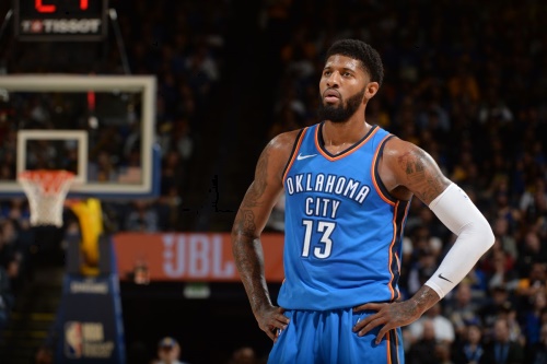 오른쪽 어깨 통증이 재발한 조지. [사진=NBA]