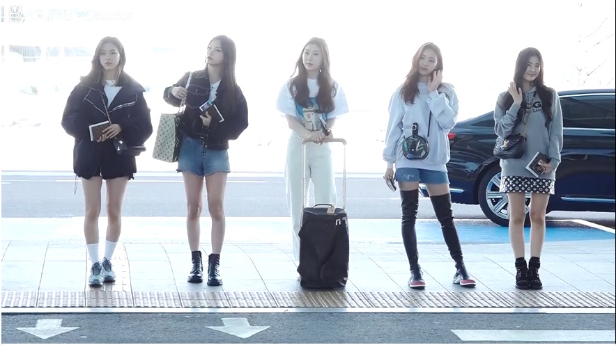 (Naver's V Live)