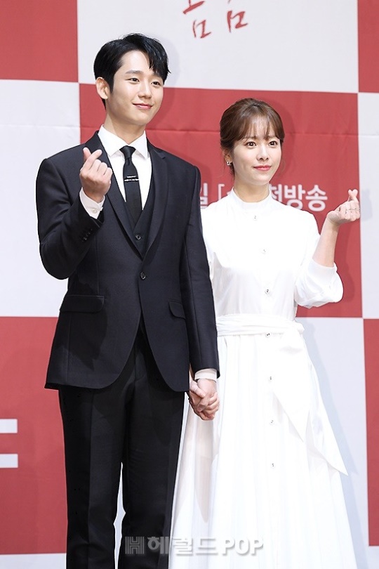 정해인 한지민/사진=민선유 기자
