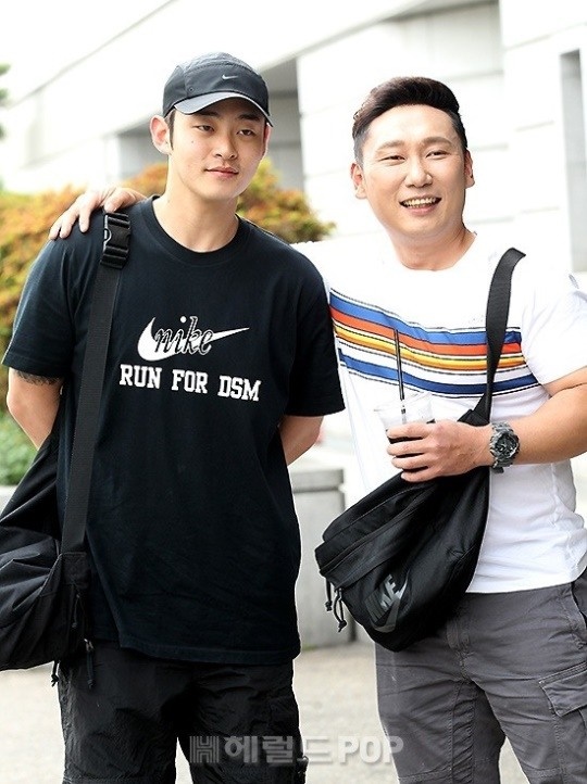 강현석 매니저,이승윤/사진=본사DB