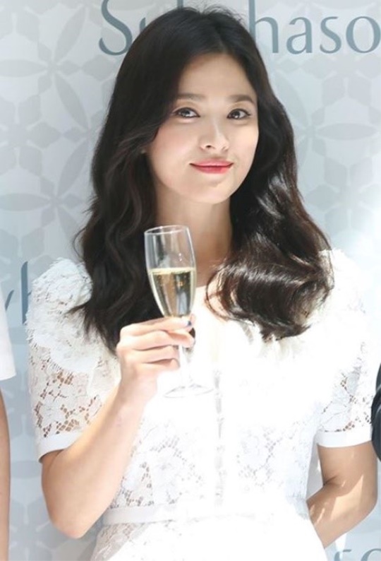 하퍼스 바자 홍콩 인스타
