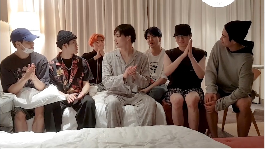 (Naver's V Live)