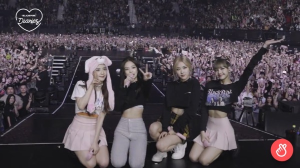 Blackpink (Naver V Live)