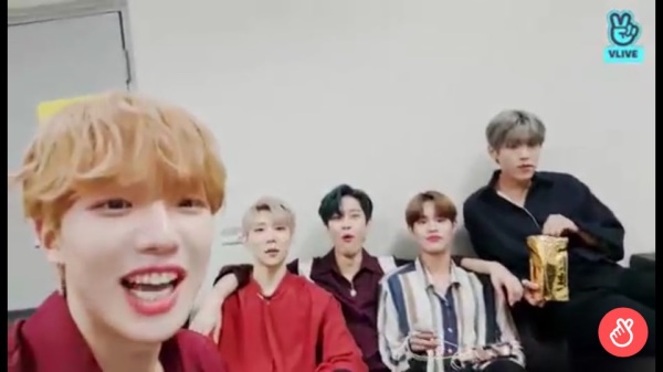 AB6IX (Naver V Live)