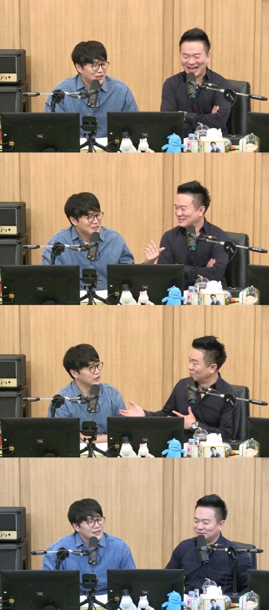 SBS 파워FM '두시탈출 컬투쇼' 보이는 라디오 캡처