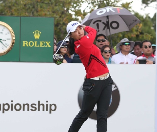 고진영의 드라이버 샷 피니시. [사진=KLPGA]
