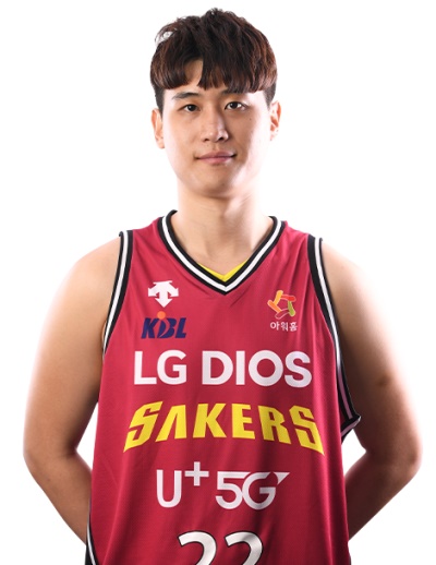 올 시즌 신인 드래프트에서 최대어로 평가 받은 박정현, LG 유니폼을 입고 꾸준한 기회를 받고 있다.[사진=KBL]